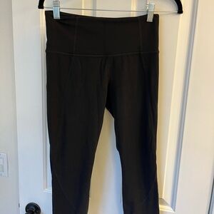 Athleta Salutation Black Capri Leggings Size Small